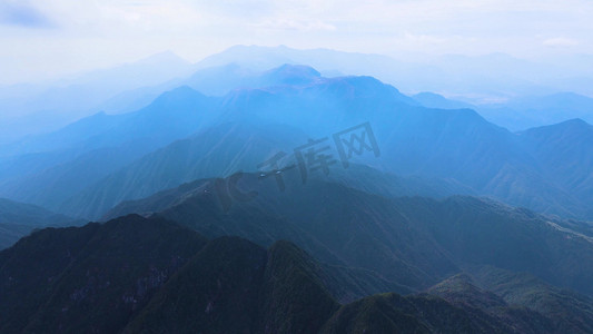 山顶云雾摄影照片_江西明月山5A景区风景