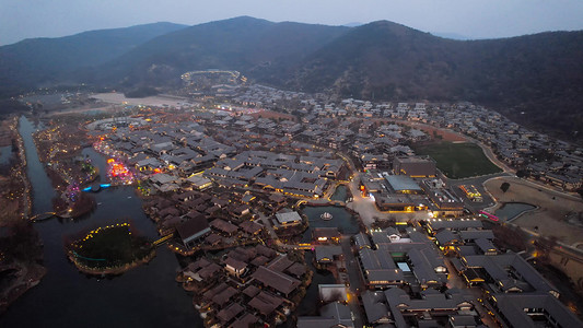 a5摄影照片_航拍无锡5A景区拈花湾拈花小镇夜景