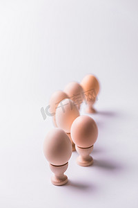 春分蛋摄影照片_立蛋鸡蛋24节气春分食材原料摄影图配图