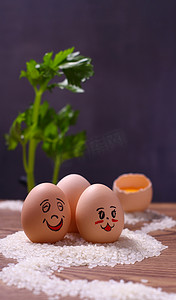 春分蛋摄影照片_春季春分鸡蛋土鸡蛋创意摄影图配图