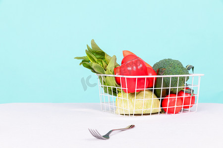 减肥蔬菜健康餐轻食吃蔬菜摄影图配图