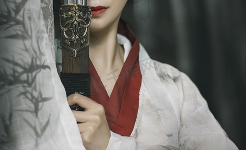 拿剑的古装女子下午女子竹林竹林摄影图配图