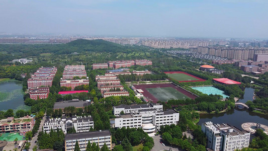 航拍开学季大学全景