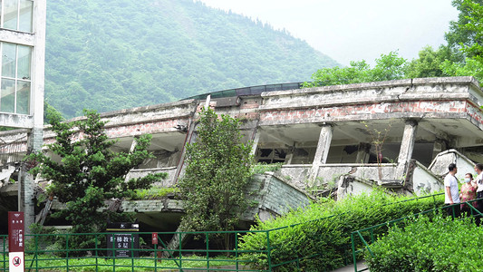 国立中学摄影照片_四川汶川映秀镇漩口中学地震遗址