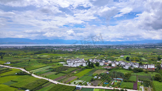 大理风景摄影照片_大理洱海航拍乡村