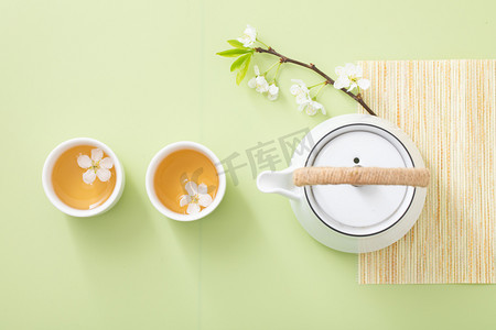 双节简约海报摄影照片_文艺茶白天茶杯和茶壶室内无摄影图配图