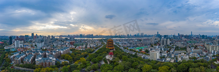 湖北摄影照片_武汉城市建筑晴天建筑黄鹤楼全景航拍摄影图配图