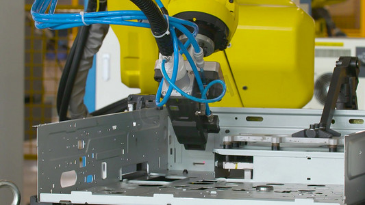 工厂机器人激光切割焊接