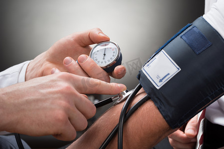 血压gif摄影照片_医生检查血压