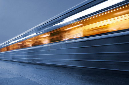 动态火车动态火车摄影照片_地铁。地下火车
