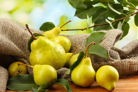梨子背景摄影照片_多汁美味梨的自然背景