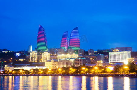 阿塞拜疆建筑摄影照片_城市建筑然风景巴库阿塞拜疆在里海晚照片