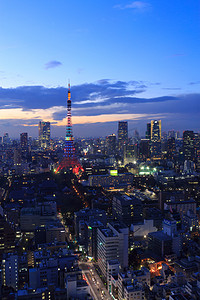 海边高层建筑摄影照片_东京市和东京塔奥运照明