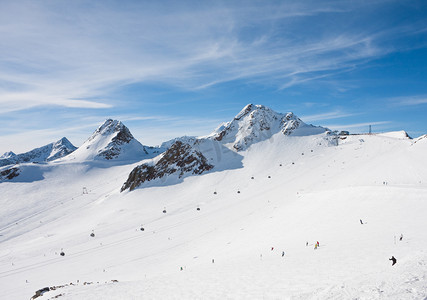 雪摄影照片_山坡上的 solden 的滑雪胜地。奥地利