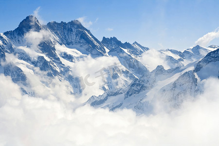 天空摄影照片_姐妹阿尔卑斯山风景