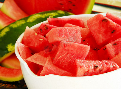 夏天甜瓜摄影照片_切开的西瓜美食特写