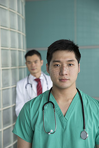 中国医生穿医院制服