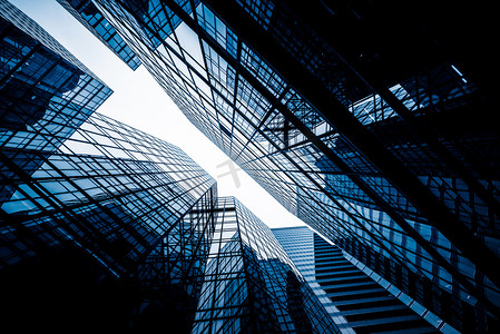 城市建筑商务背景摄影照片_摩天大楼的低角度视图