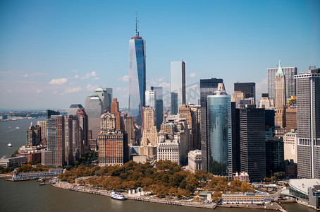 纽约。更低的曼哈顿天际线上的迷人景色直升机