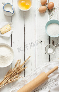 饼干菜单摄影照片_Rustic kitchen - dough recipe ingredients on white wood