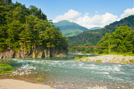 医民一家亲摄影照片_日本风景