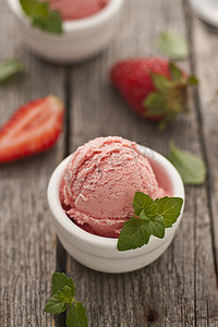 信德摄影照片_草莓冰淇淋