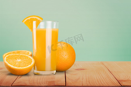 桔子汁和橙的切片