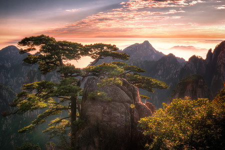 黄太阳摄影照片_黄山山