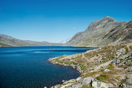 诺威摄影照片_挪威 Jotunheimen 国家公园 Besseggen 岭 Gjende 湖景观