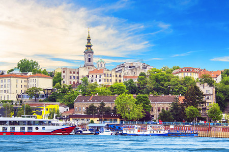 城市景色摄影照片_美丽的景色的河畔的萨瓦河河、 塞尔维亚的贝尔格莱德历史中心
