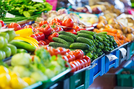 verdura摄影照片_水果和蔬菜在里加城市场