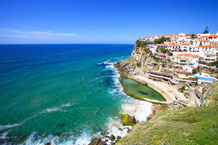 azenhas mar 白村、 悬崖和海洋、 辛特拉、 葡萄牙.