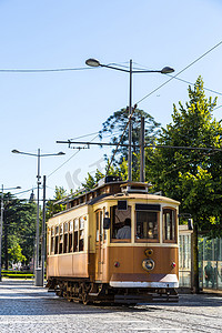 预告公众号首图摄影照片_在葡萄牙波尔图举行古老的有轨电车