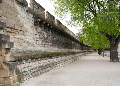 阿维尼翁的墙