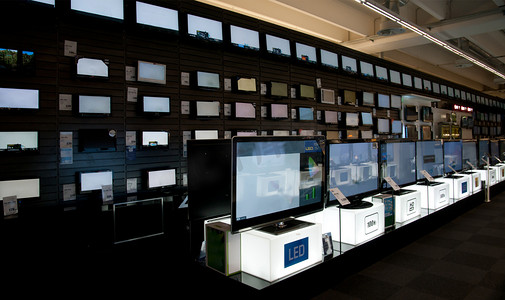 数据展厅大屏样机摄影照片_大电子零售商店