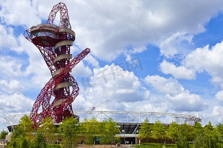 游览时间摄影照片_安塞乐米塔尔观察塔和伦敦奥林匹克体育场
