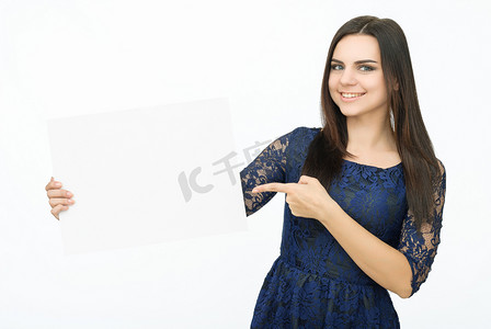 蓝色企业商务海报摄影照片_幸福的女人，拿着白色的空白纸