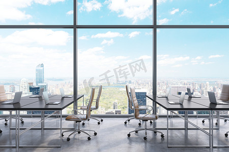 纽约州摄影照片_Workplaces in a modern panoramic office, New York city view from the windows. Open space. Black tables and brown leather chairs. A concept of financial consulting services. 3D rendering.