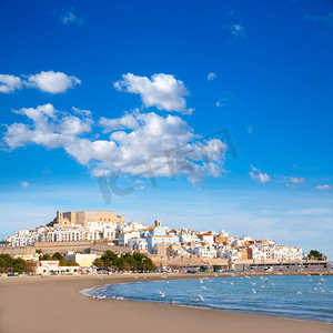 自然风景城市建筑城堡和海滩在西班牙
