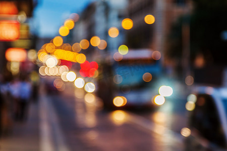城市摄影照片_有红绿灯光斑焦点的城市马路夜景
