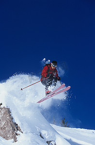 滑雪摄影照片_户外运动冬季运动滑雪 