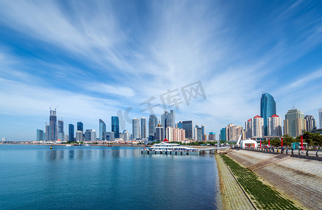 天空摄影照片_青岛城市景观中国