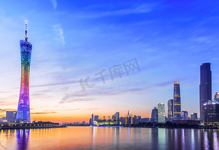 白天灯笼摄影照片_广州市的夜景