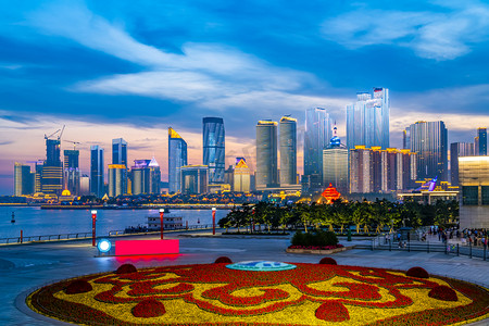 夜风景摄影照片_青岛城市建筑景观的夜景