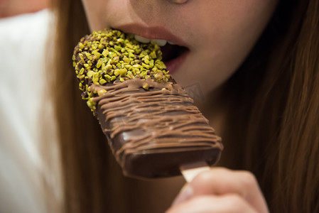 美式风格摄影照片_吃冰淇淋