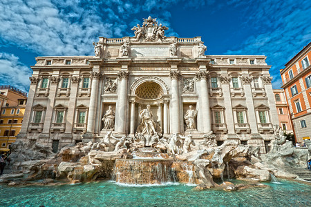 罗马人摄影照片_著名的特雷维喷泉，罗马意大利.