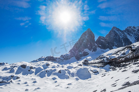 语摄影照片_玉龙雪山或玉龙在中国语言中的美丽