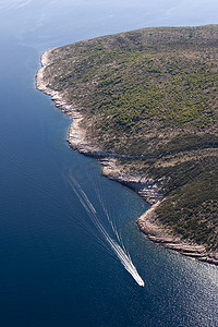 Sailing along the shore