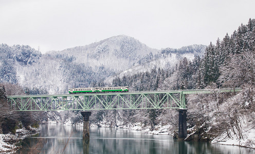 日本三岛山