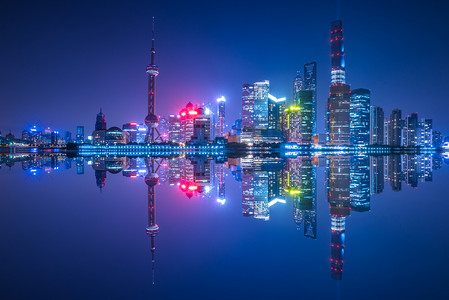 上海金融区夜晚城市景观